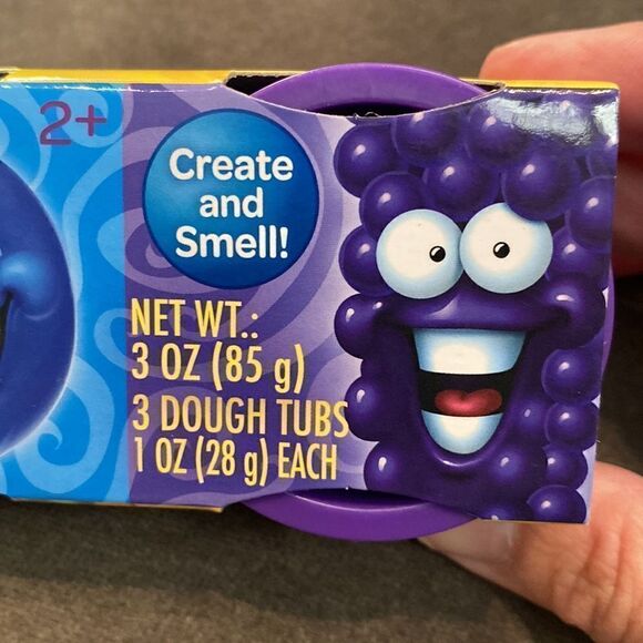 Crayola Silly Scents Dough 12 packs each with 3 tubs 1oz Dough (36 tubs) NEW - Picture 11 of 11